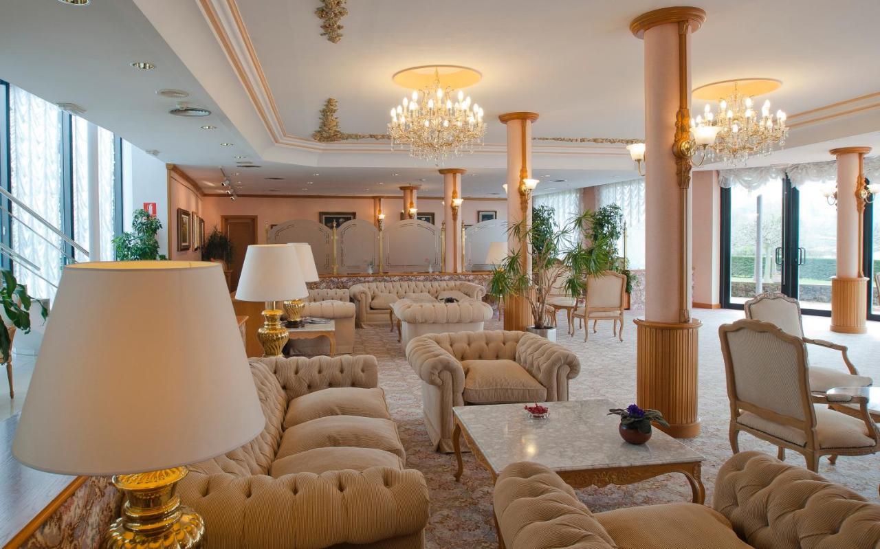אולות Hotel Riu Fluvia מראה חיצוני תמונה